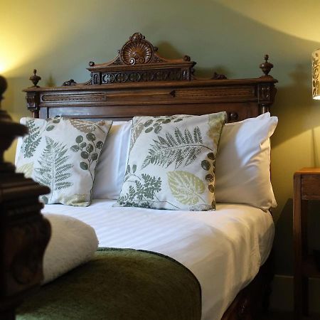 One Holyrood Hotel & Cafe Newport  Extérieur photo