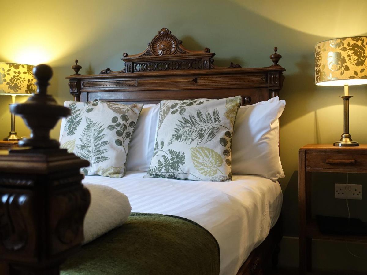One Holyrood Hotel & Cafe Newport  Extérieur photo
