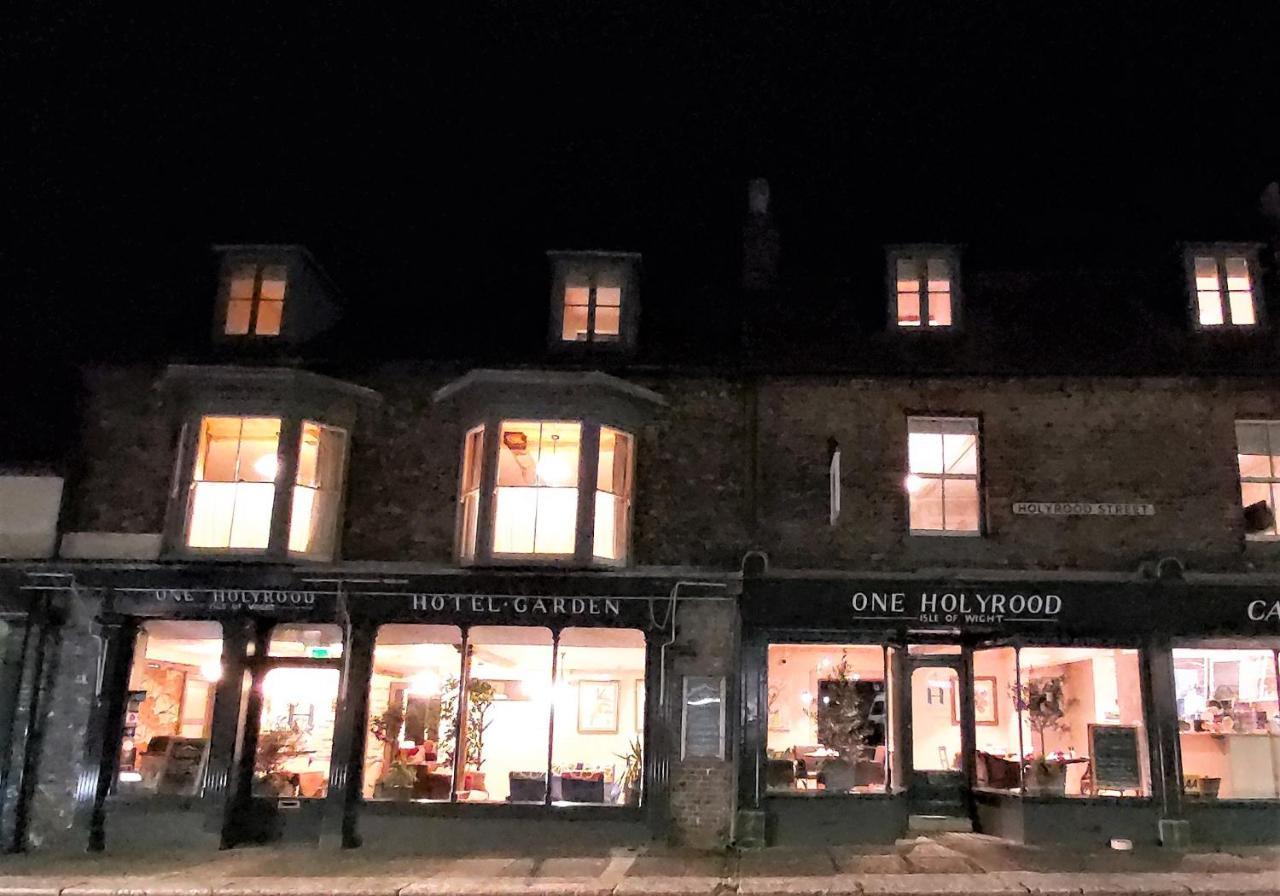 One Holyrood Hotel & Cafe Newport  Extérieur photo