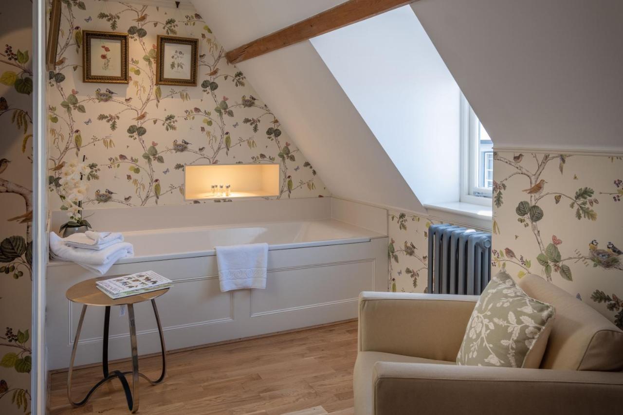 One Holyrood Hotel & Cafe Newport  Extérieur photo