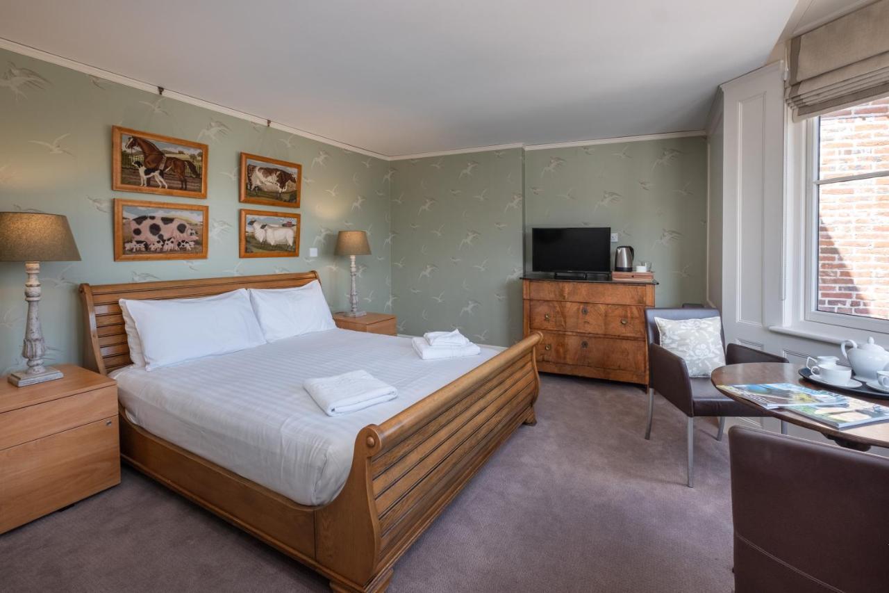 One Holyrood Hotel & Cafe Newport  Extérieur photo