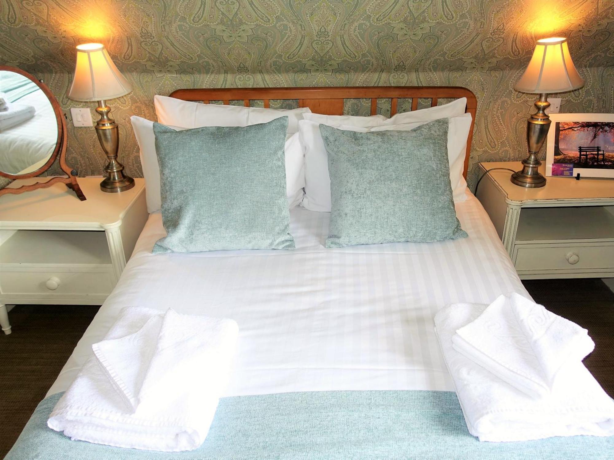 One Holyrood Hotel & Cafe Newport  Chambre photo
